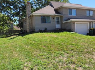 6123 Bradshaw St, Shawnee, KS 66216