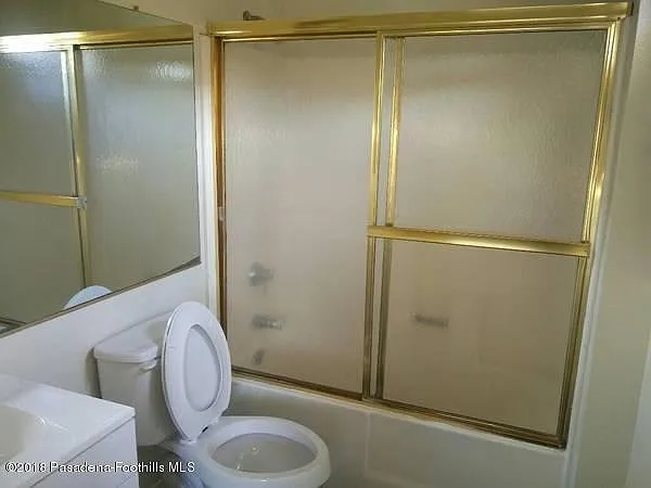 31 E California St #B — Photo 6