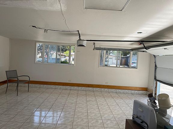 5th image of 311 Hiddenlake Dr