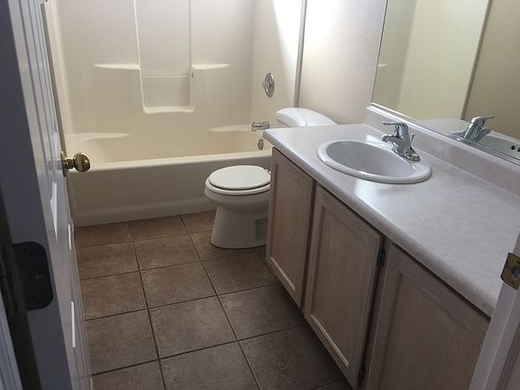 2nd image of 547 N Scenic Dr W