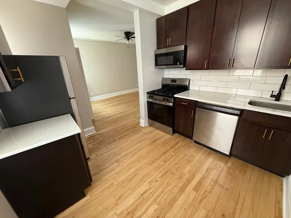Francisco, 2854-58 W Barry Ave #2854-3, Chicago, IL 60618