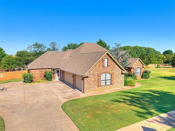 4th image of 3077 Ridgecrest Dr