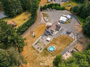 537 Agren Rd, Castle Rock, WA 98611