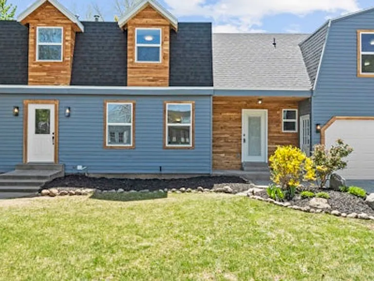 1630 E Ridgemark Dr — Photo 1