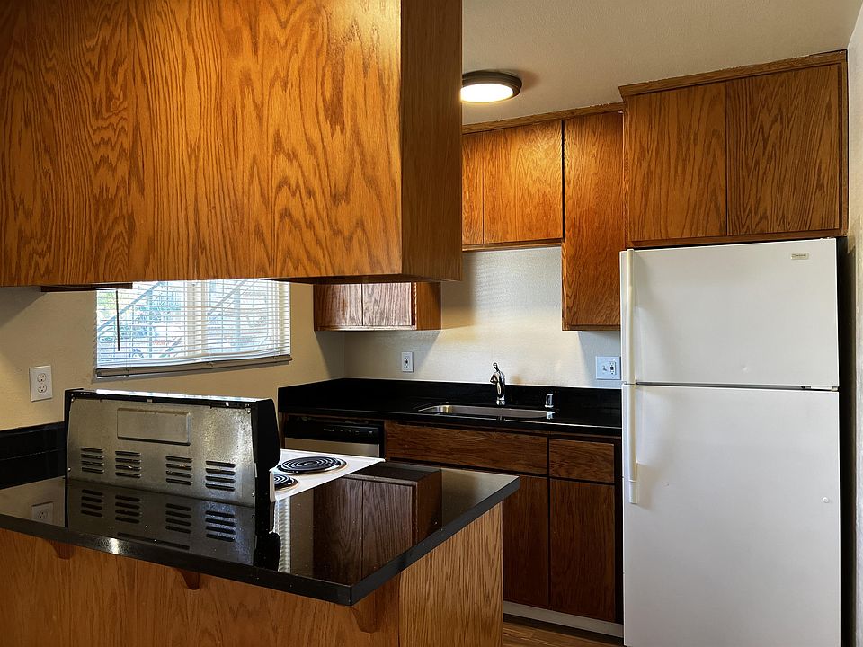 1st image of 445 Nelson Ave #26