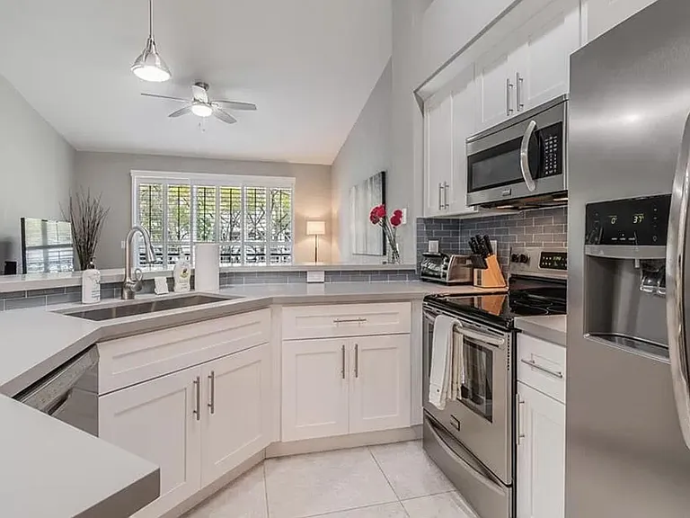 811 Normandy Trace Rd — Photo 3