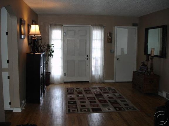 2nd image of 601 North Ave W
