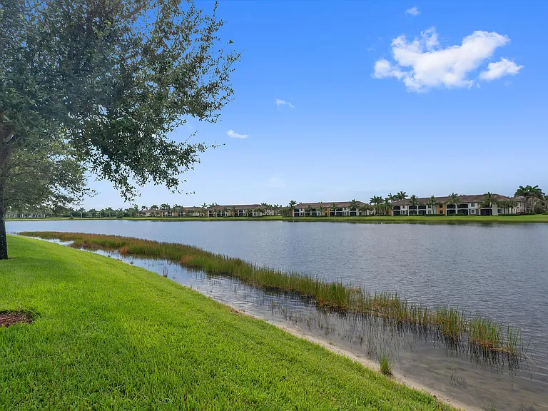 9485 Casoria Ct #202 — Photo 32