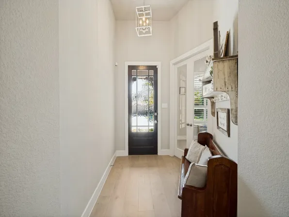 1105 Bluestem Dr, Aubrey, TX 76227