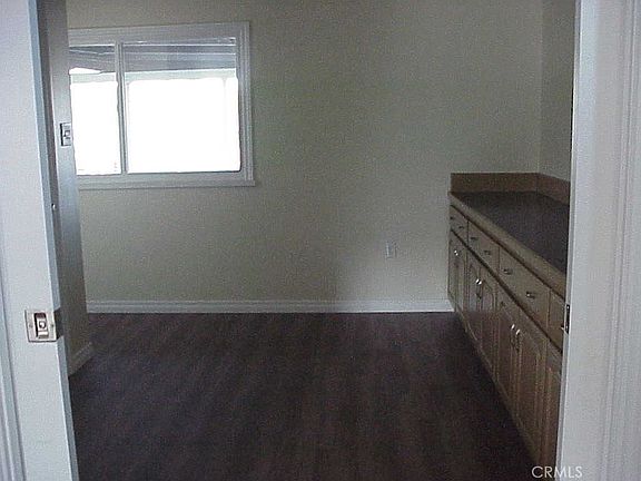 4th image of 10415 Kimbark Ave #B