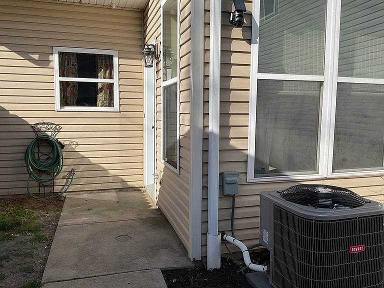 1703 Susquehanna St — Photo 2