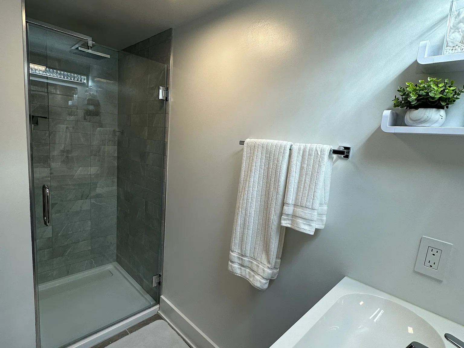 2 bed, 940 sqft, $2,250 — Photo 3