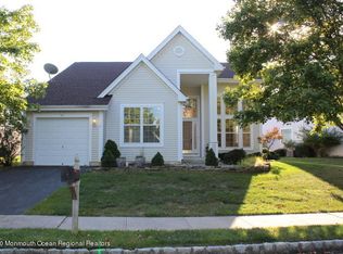 7 Sandy Bottom Ln, Barnegat, NJ 08005