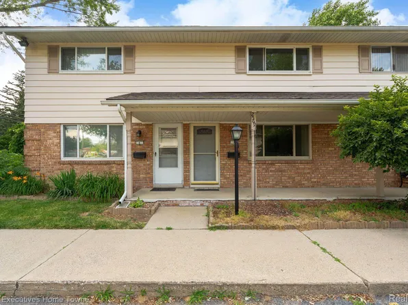 25691 S River Rd APT 7, Harrison Township, MI 48045