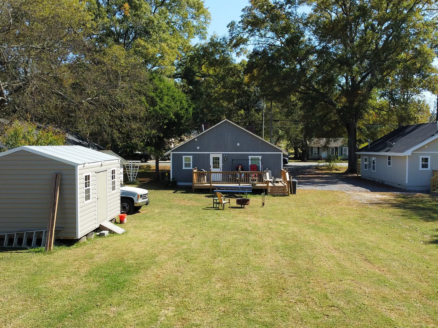 3 bed, 1100 sqft, $1,700 — Photo 2