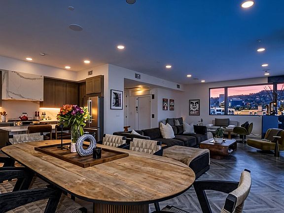 5th image of 137 N Doheny Dr #4