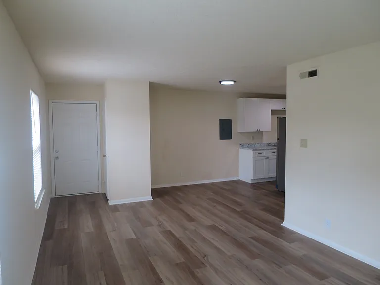 7515 Falling Leaves Cir #C — Photo 3