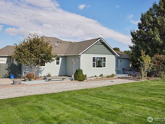 3rd image of 198 Narcissa Place