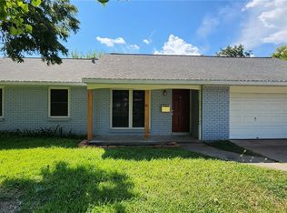 531 Westwood Dr, Port Lavaca, TX 77979