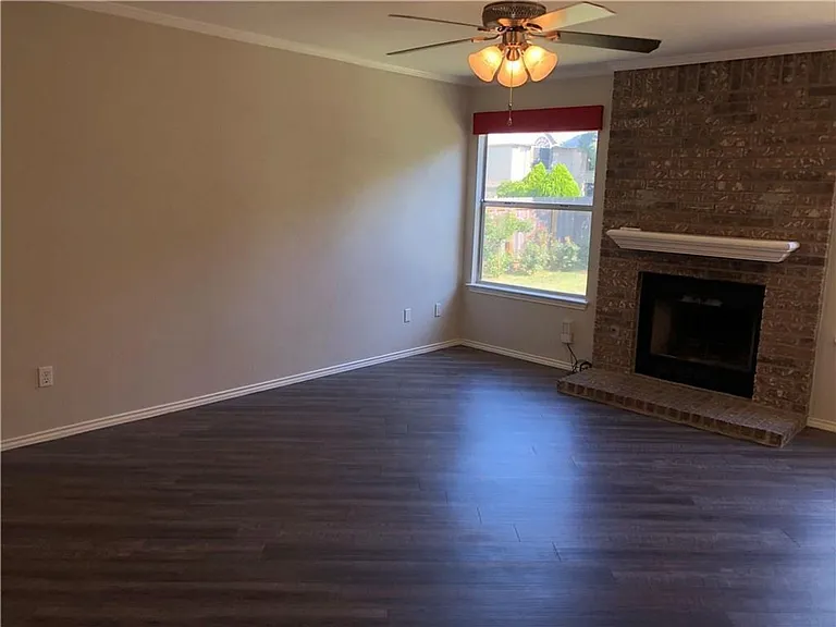 13200 Amasia Dr — Photo 8