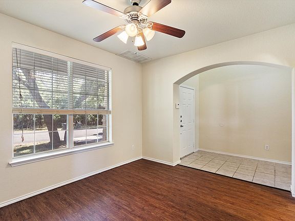 3rd image of 121 Park Ln