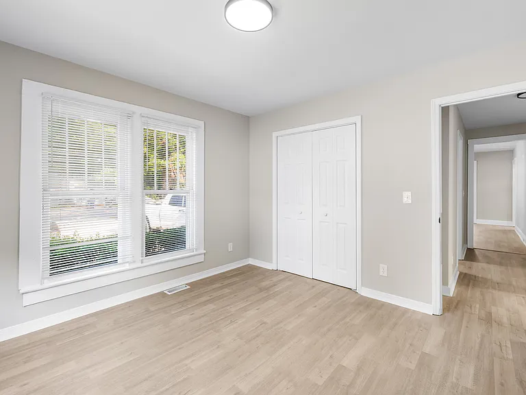 227 N Magnolia St — Photo 15