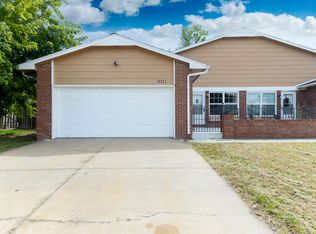 8711 E Longlake Cir, Wichita, KS 67207