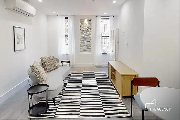 Rented by The Agency | media 2