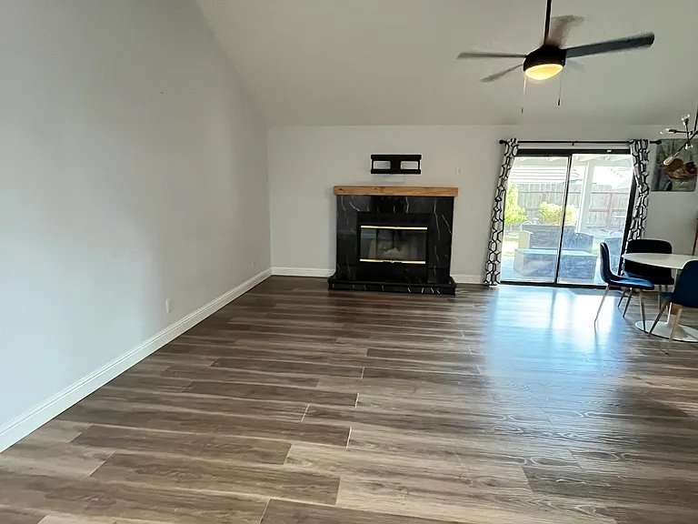 2197 E Pryor Dr — Photo 5