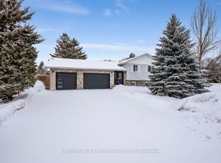 6 Glenview Ave, Springwater, ON L0L 1P0