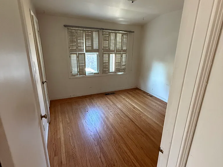 2250 22nd Ave — Photo 1