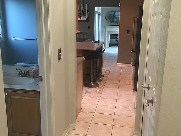 5th image of 9194 Castlebury Dr