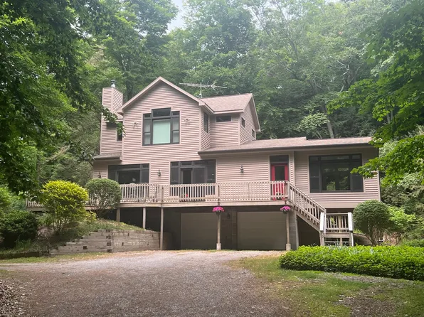 10304 Lost Valley Rd #10, Montague, MI 49437