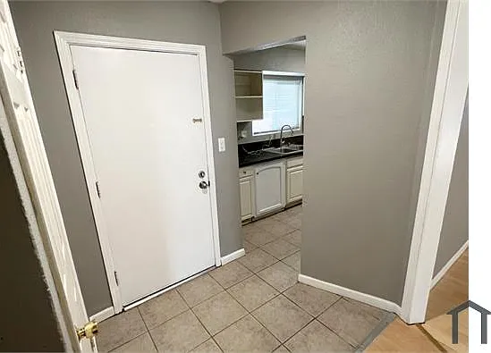 3216 Hurley Way — Photo 3