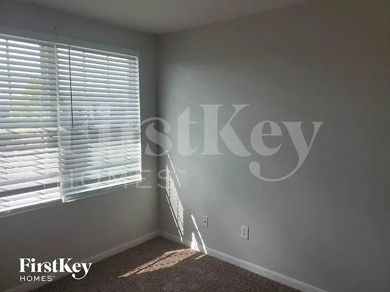 356 Brandon Dr — Photo 17