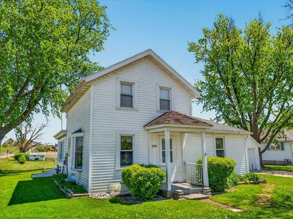 1372 Dianne Ave, Belleville, WI 53508