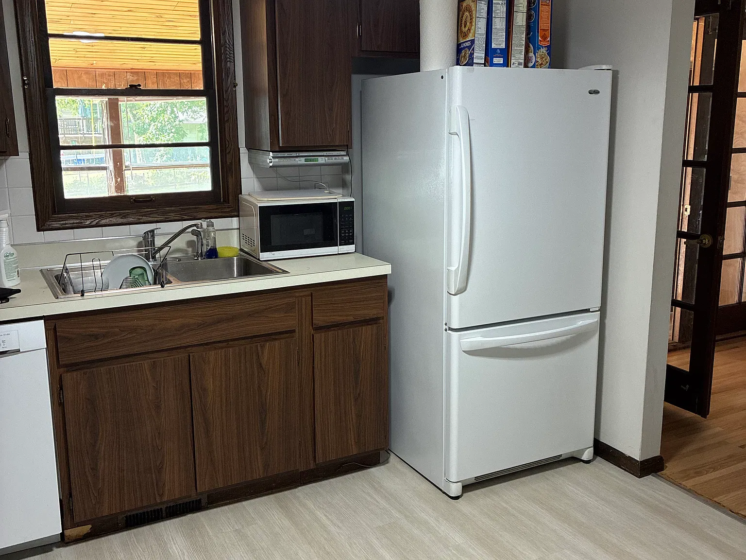 4 bed, 2564 sqft, $3,900 — Photo 2