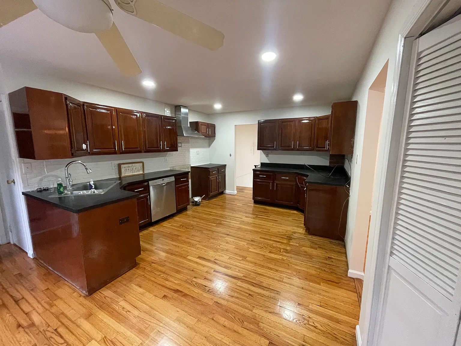 Terry Rd, Smithtown — Photo 3
