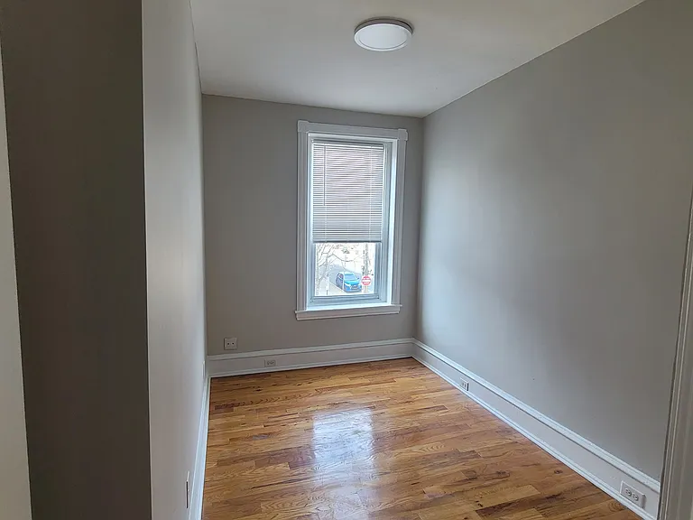 637 N 32nd St — Photo 11