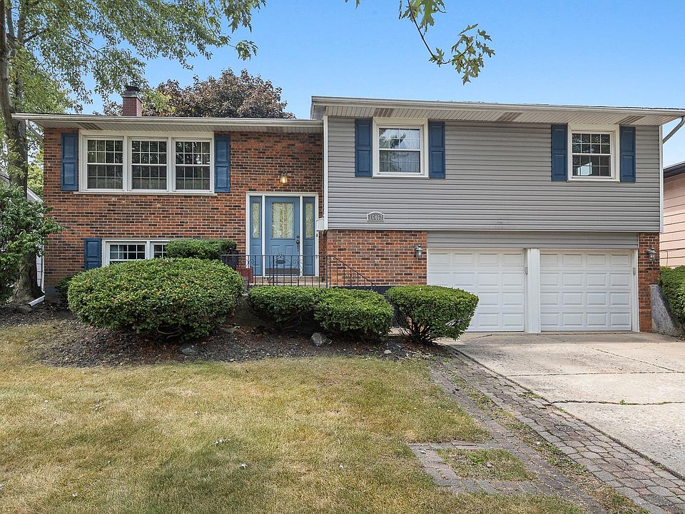 1st image of 16462 Woodlawn West Ave