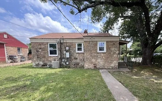 3045 Pioneer Ave — Photo 3