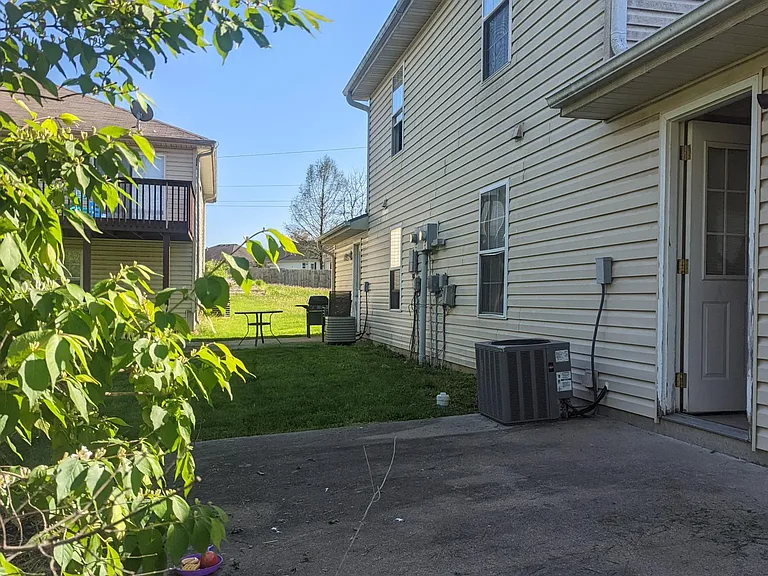 3323 Dove Dr — Photo 3