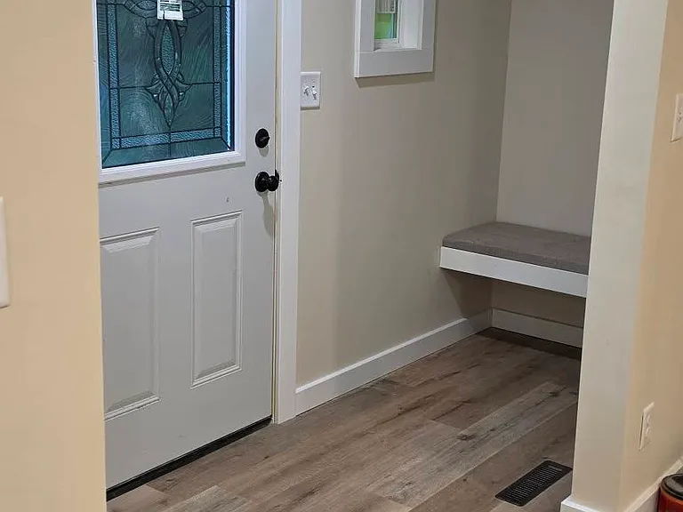 4231 S Johnson Rd — Photo 8