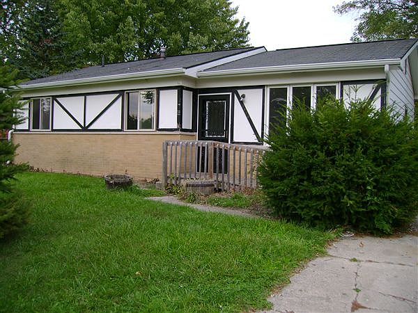 3520 Coachlight Common