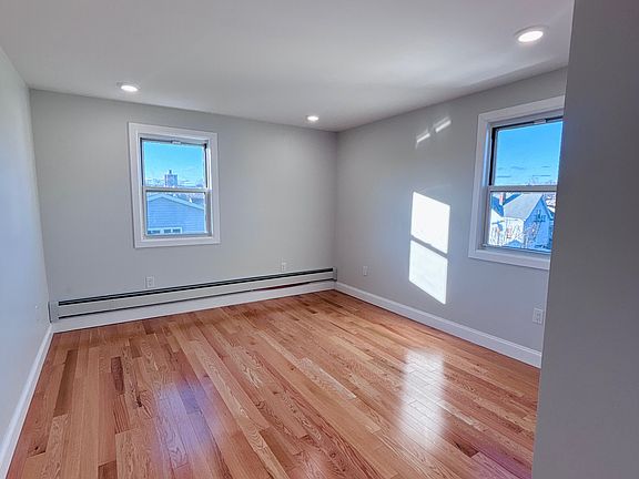 4th image of 546-550 E 25th St #3