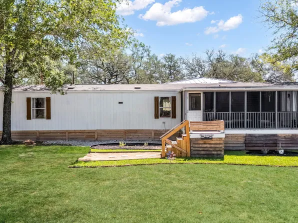 26 Praise Dr, Poteet, TX 78065
