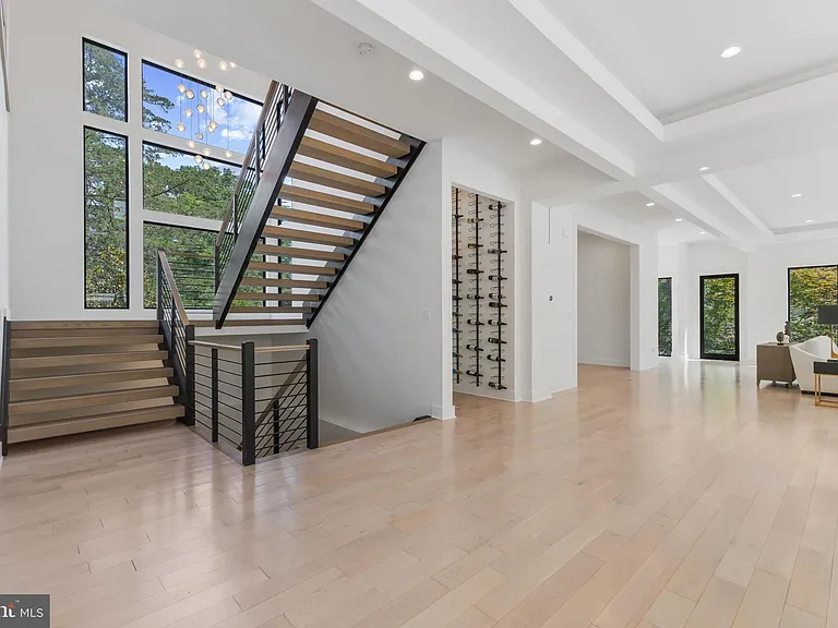 1513 Oakview Dr — Photo 25