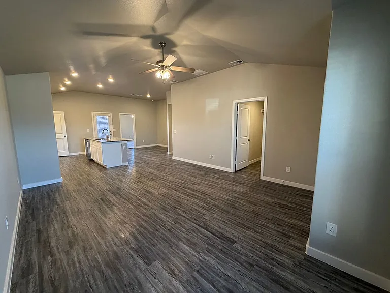 3215 Volney Ave — Photo 10
