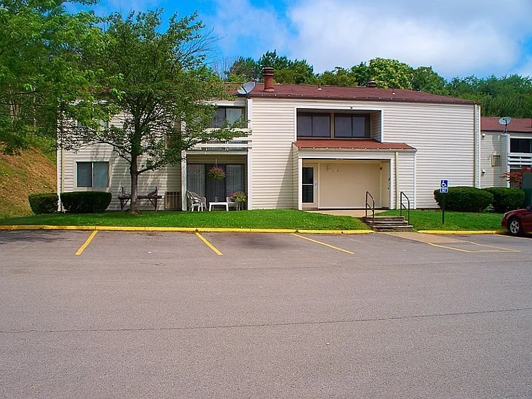 Sylvan Ridge Apartments — Photo 47