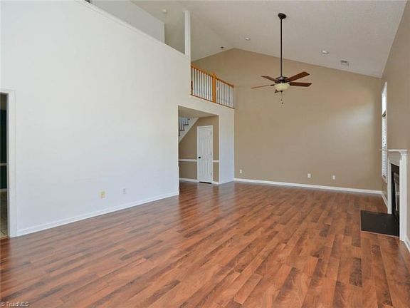 5th image of 105 Fiddlers Knoll Ct